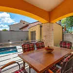 Three-Bedroom Holiday Home In Porec *