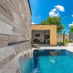 Holiday home Three-Bedroom Holiday Home In Porec *