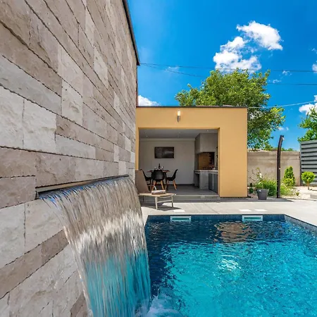 Holiday home Three-Bedroom Holiday Home In Porec *