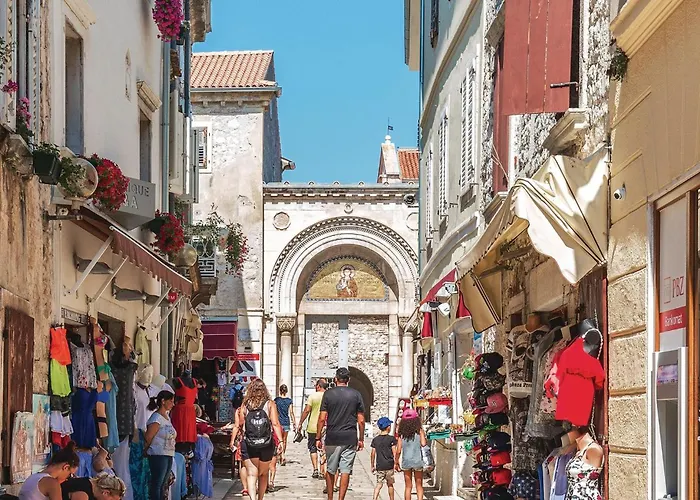 別荘 Three-bedroom In Porec ポレッチ