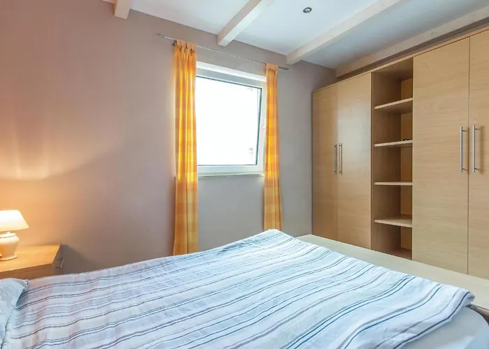 Three-bedroom In Porec *